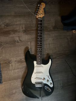 Fender guitar (black)