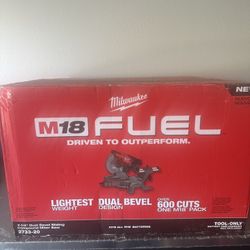 Milwaukee M18 7 1/4 Double Bevel Sliding Miter Saw 