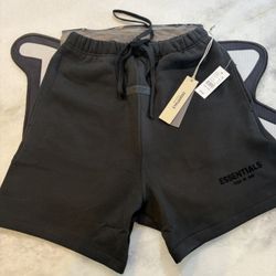 Essentials Shorts 