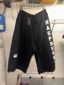 Raspberry Hills Men's Black 3/4 shorts size medium