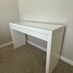 Vanity Table 
