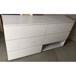 free dresser drawer all the drawers work but it’s missing a drawer and i don’t have the extra piece