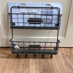 Mail & Key Organizer 