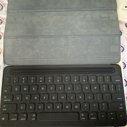 iPad Pro Smart Keyboard