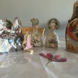 Figurine Set 