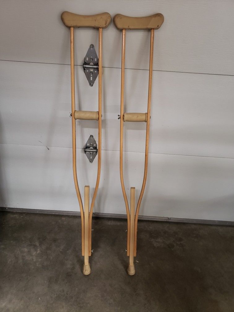 Wood Crutches (Free) 