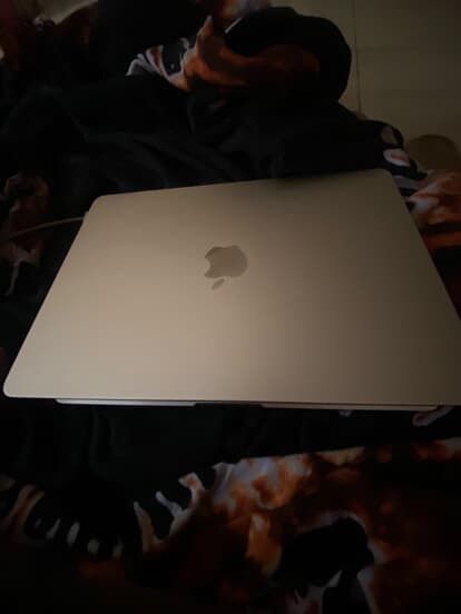 Apple M3 MacBook 8gb
