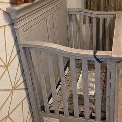 Wood Baby Cache Baby Crib