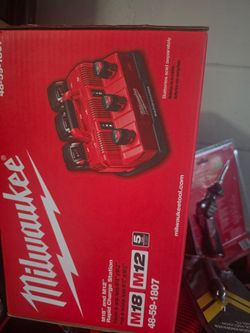 Milwaukee M12 and M18 12-Volt/18-Volt Lithium-Ion Multi-Voltage 6-Port Sequential Rapid Battery Charger (3 M12 and 3 M18 Ports)
