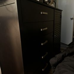 Bedroom Set With end table