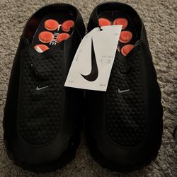 Size 10 men Nike mind 001