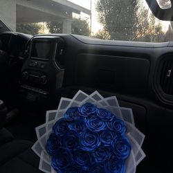 Eternal Roses 18 Count 💙