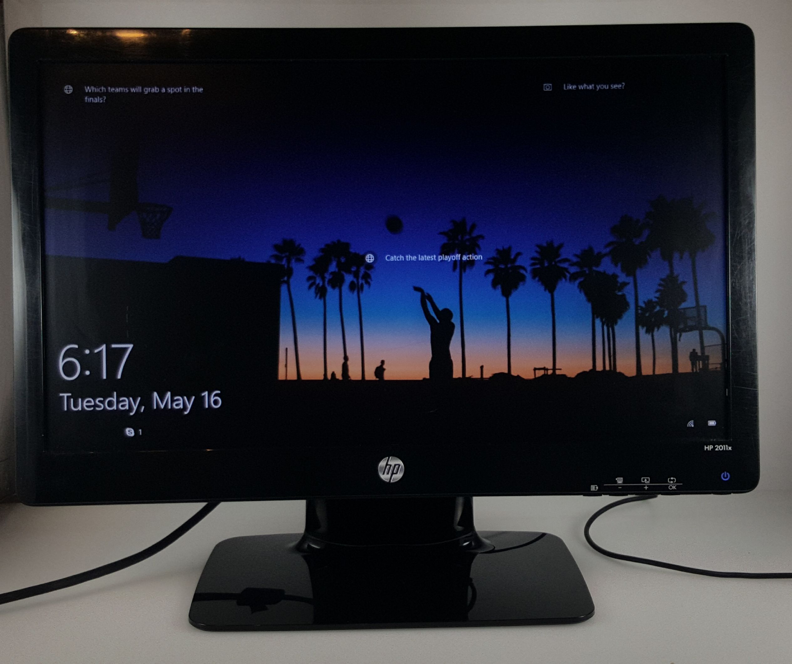 HP 2011X / XP597A 20" Widescreen LED LCD Monitor