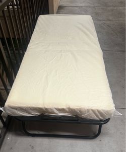 Folding Rollaway Cot with Mattress