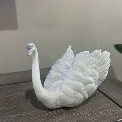 Lladro Limited Collection Figurine - Goose