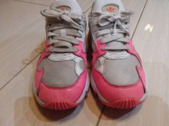 Women’s Pink Colorful Adidas Chunky Sneakers Size 7.5