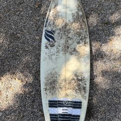 Bohning surfboard - 5’8”
