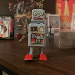 Vintage Toy Wind Up Robot 
