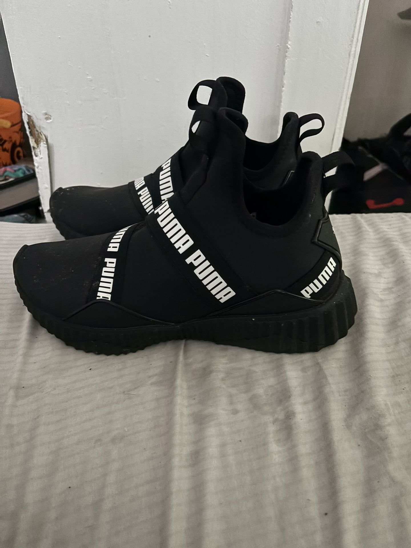Puma Runners Size 7.5