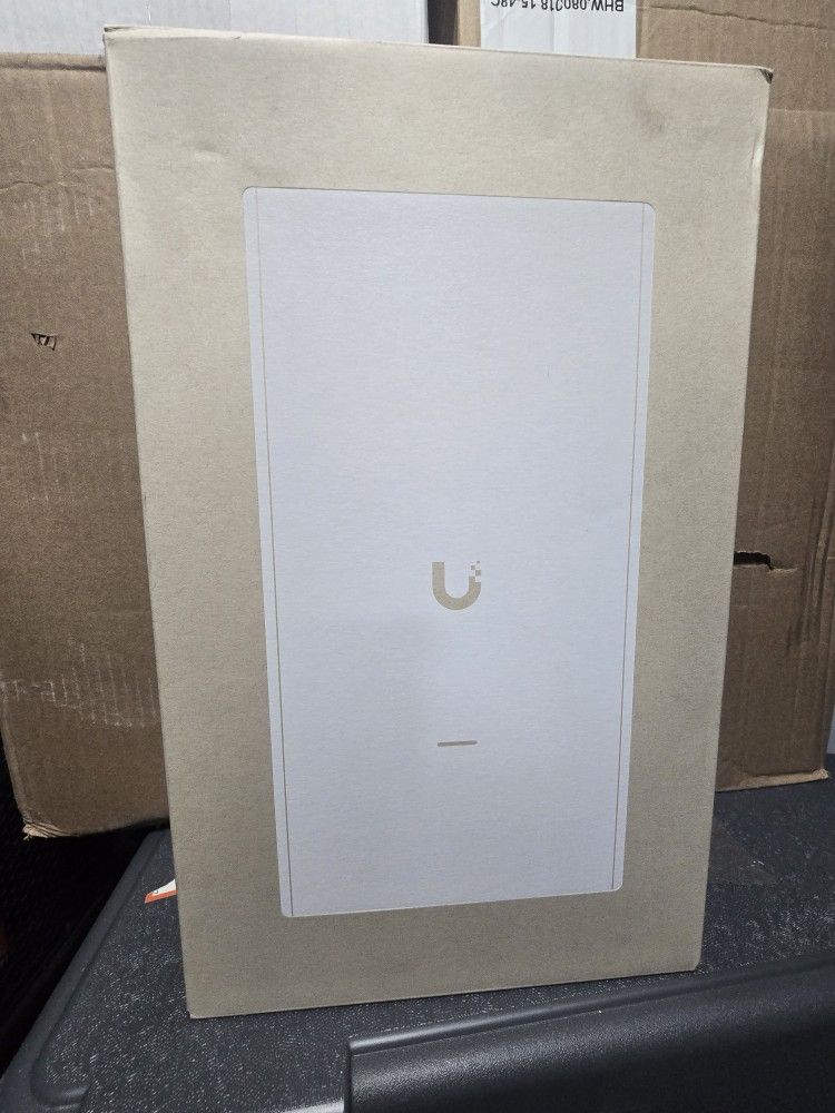 Ubiquiti
Ubiquiti - Networks UniFi U6 Mesh Pro Dual-Band Wi-Fi 6 Access Point - White