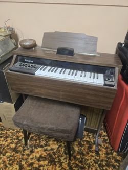 1969 Magnus Reed Organ 535, a vintage keyboard instrument