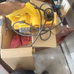 dewalt hand planer 5.5 amp 3 1 4 inch 