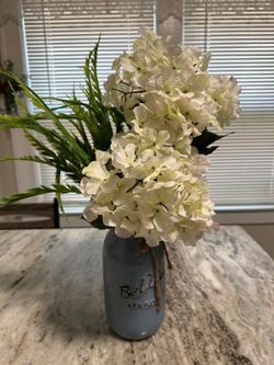 Farmhouse Hydrangea Mason Jar Vase - Ready To Display
