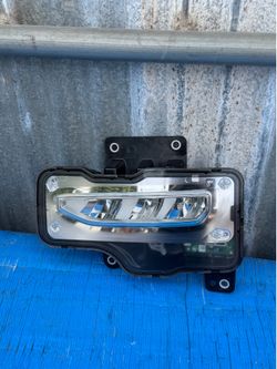 2016 2017 2018 2019 GMC Sierra 1500 Front Bumper Left Driver Side LED Fog Light Foglight OEM (ORIGINAL)