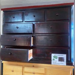 Dresser/ Nine drawers dresser