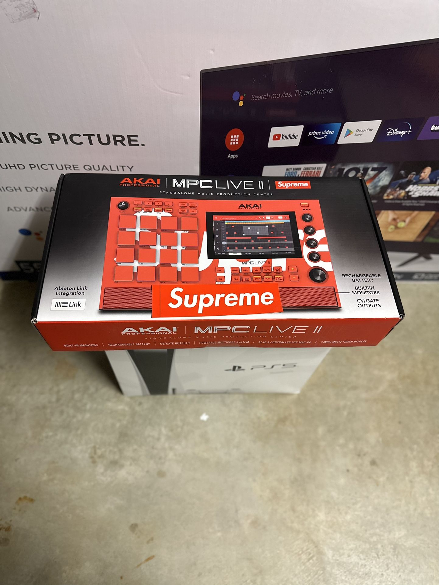 Supreme Akai