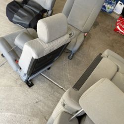 2007 tundra seats