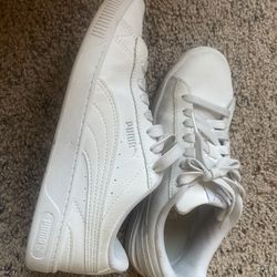 Puma Women’s Tennis Shoes Size 6.5