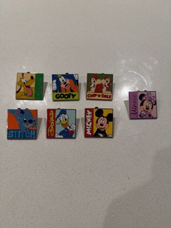 Set of 7 Disney trading pins