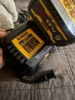 Dewalt 6Ah Flex volt battery and 6Amp charger