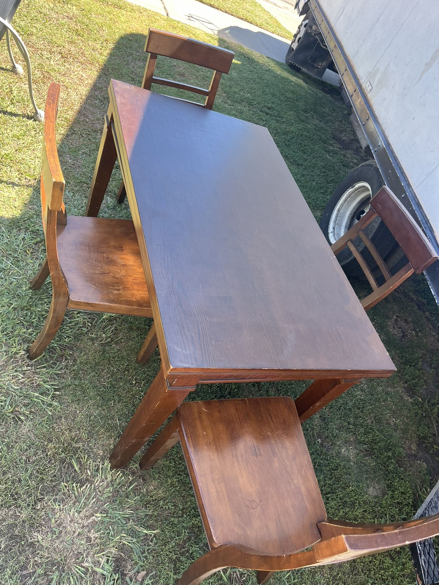 expanding dining table