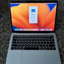 2017 MacBook Pro 256hd 8gb