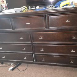68"x20"x42" Dark Brown 9-Drawer Dresser – Excellent Condition