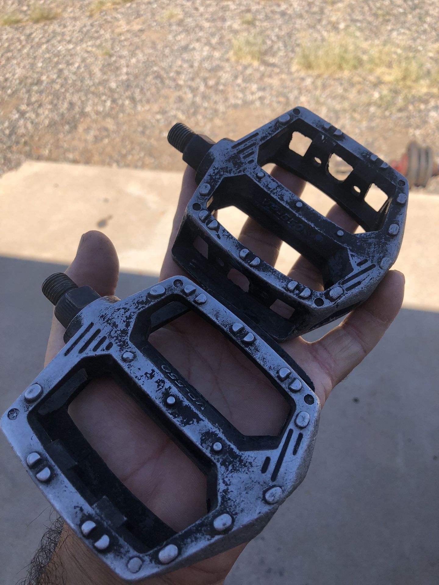 VP 550 PEDALS 1/2