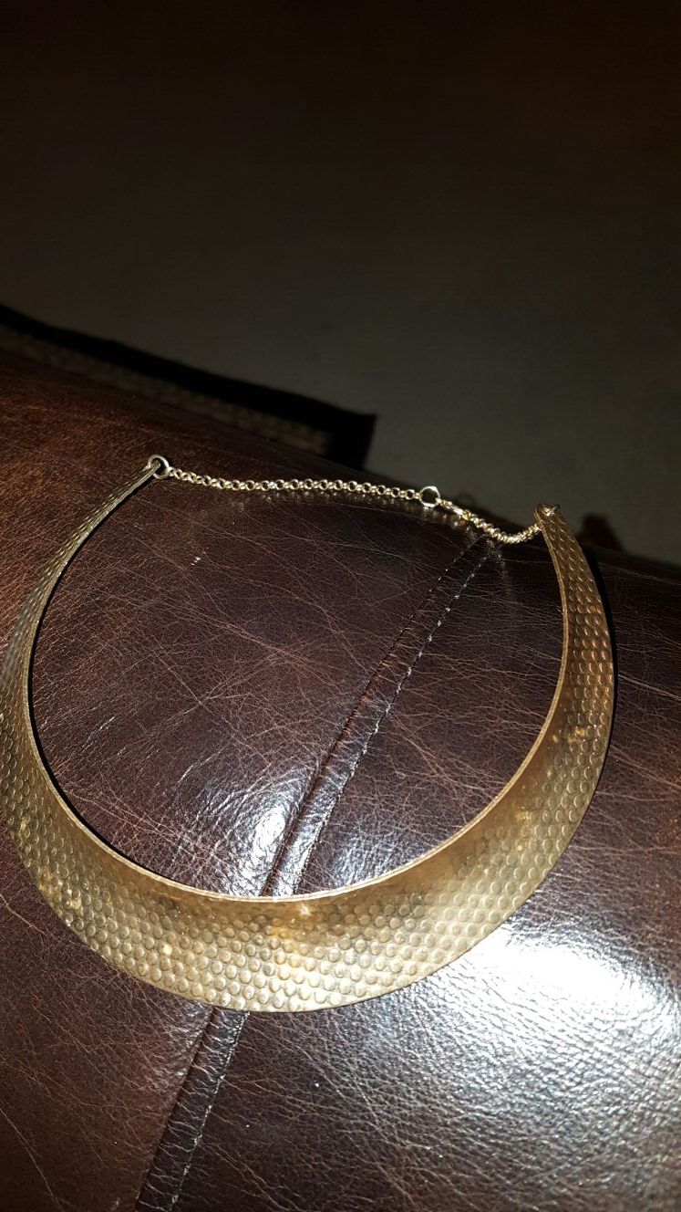 golden choker