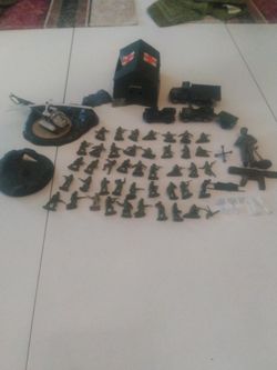 MASH army toy set