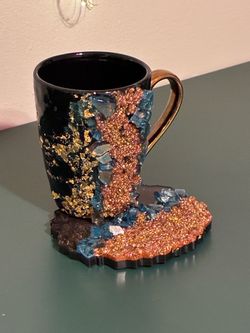 Handmade Black Resin Art Cup & Tray Set – Glittery Design Juego Hecho a Mano de Taza y Bandeja Negra – Diseño con Brillos de Resina