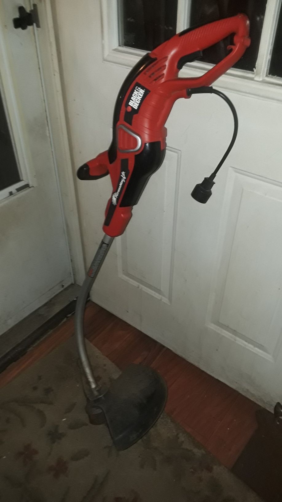 14" cut Black and decker Electric weed eater