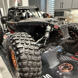 1/ 10 Scale $500 OBO Losi Lasernut RC Car Buggy U4 Rock Racer 