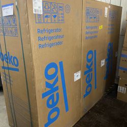 BFBF30116SSIM 30 Inch Counter-Depth Bottom Freezer