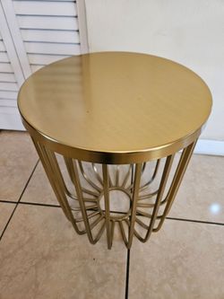 gold table