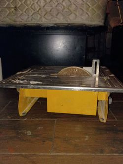 Tile saw
