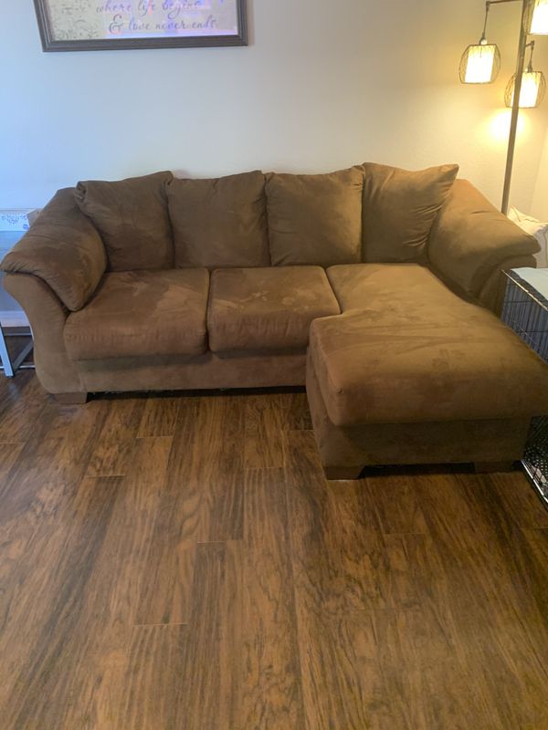 Ashley Furniture sofá chaise for Sale in Mesa, AZ - OfferUp