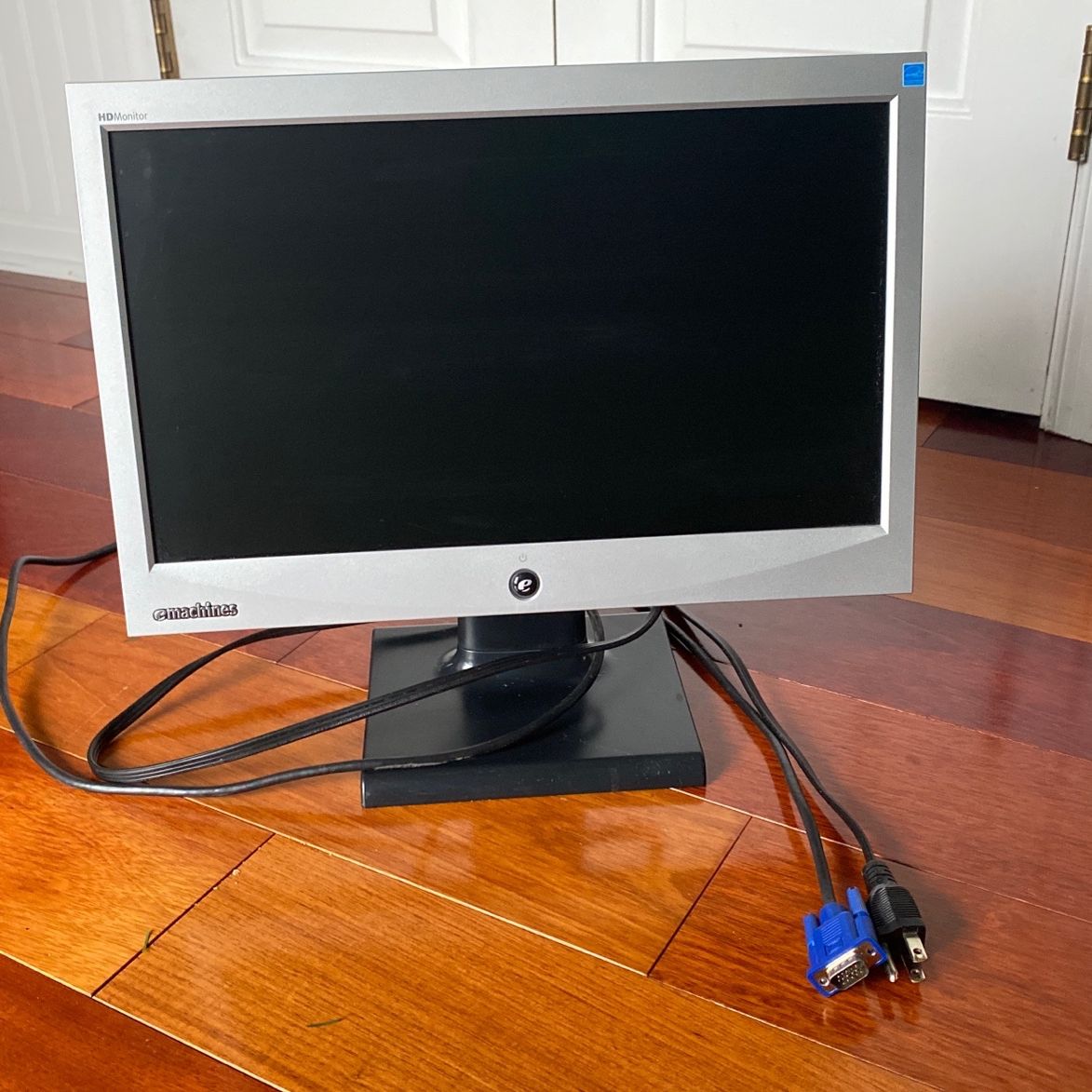 Emachines 17” Monitor Silver/black E17T4 w/box