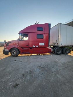 2017 Vnl 2017 with Volvo engine 1.2 mileage our fleet truck. 14500$