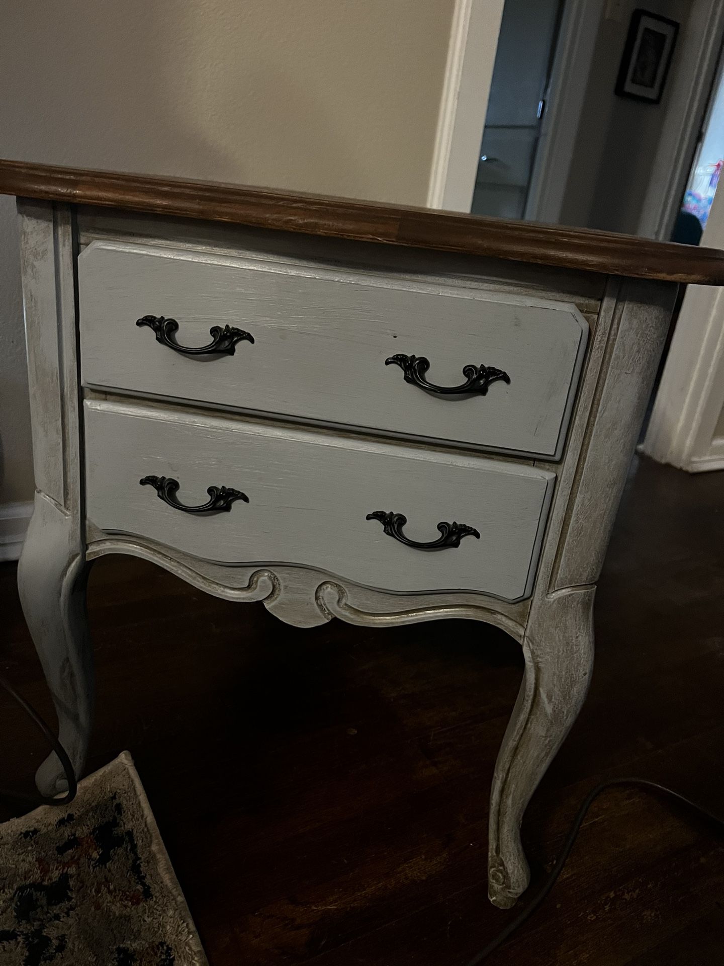 End Table/night Stand